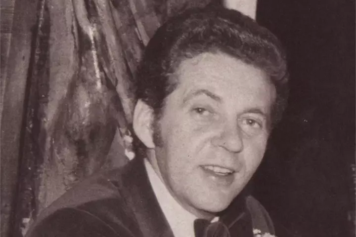 Earl Barret, TV Writer and Co-Creator of ‘Too Close for Comfort,’ Dies at 94