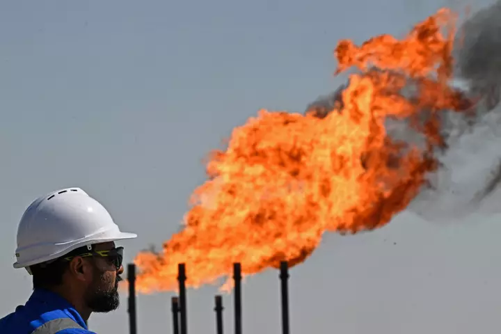 Oil Prices Up as Traders Weigh Middle East Supply Risks