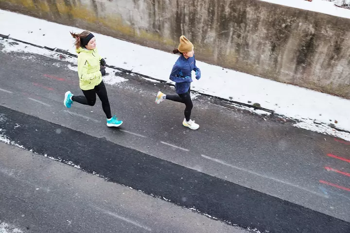 Prepare Early for Cold Weather With the Best Pieces of Winter Running Gear