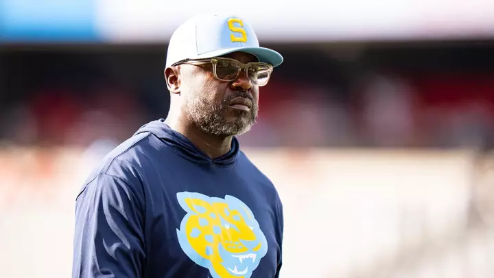 NFL əfsanəsi Marshall Faulk Parkinson xəstəliyi ilə xəstələndiyini açıqladı və deyir ki, o 'yaxşı yer'dədir