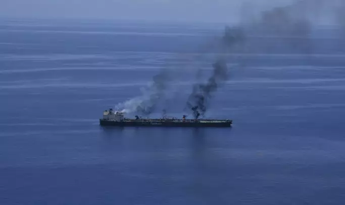 SEPAH: Hörmüz boğazında 2 milyon barel neft daşıyan supertanker minaya düşüb