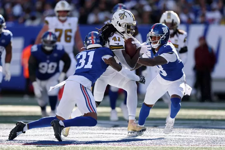 Giants DC Oyunçulara 'Qəbulolunmaz' Davranışa görə Təhlükə Yaratdı, 'Xainlər'i Çağırır