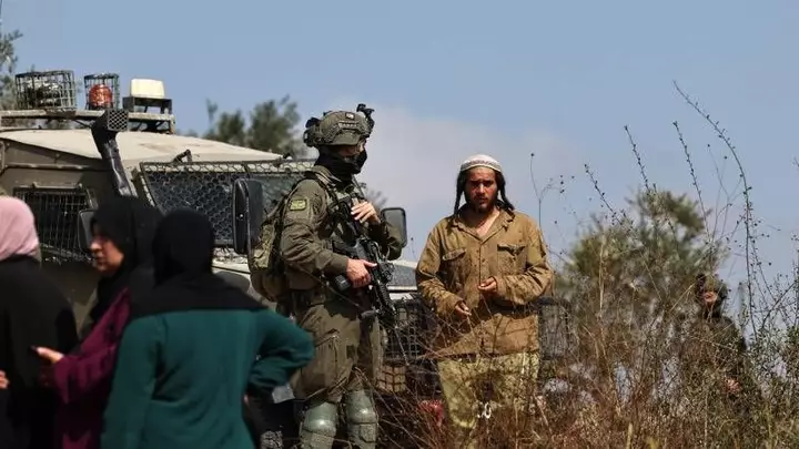 Israeli forces injure two journalists in Ramallah