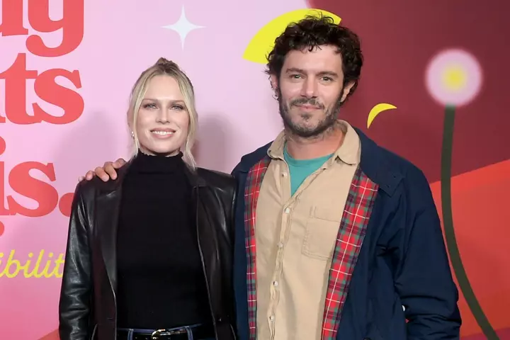 ‘Nobody Wants This’ yaradıcısı Erin Foster Adam Brody-nin Fələstinə dəstəyini müzakirə edir: ‘Mən ondan razı deyiləm, və bu yaxşıdır’