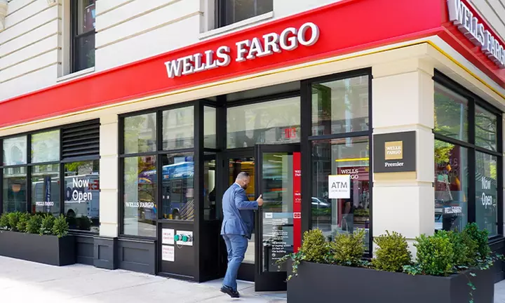 Wells Fargo approves quarterly dividend of $0.50 per share for Dec. 1