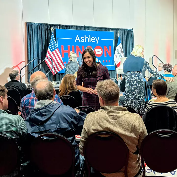Republican Women Lean on Working Mom Cred to Stump in Tight Iowa Race
