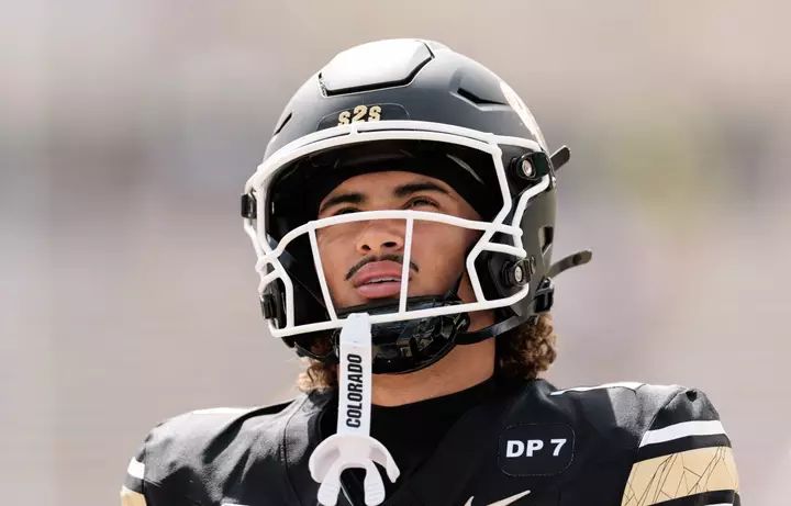Colorado OC Uses Shedeur Sanders to Explain Julian Lewis' Struggles