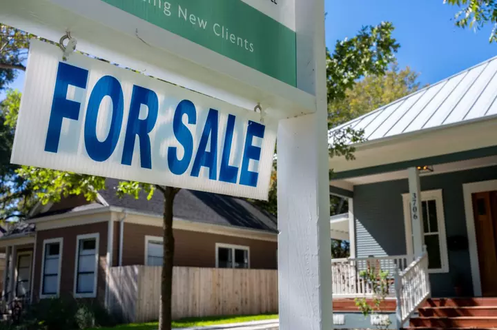 Map Reveals Top 10 US Cities Where Home Prices Are Falling Fastest