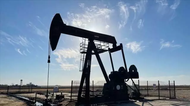 Azerbaijan expects oil prices to stay above $65 in 2027
