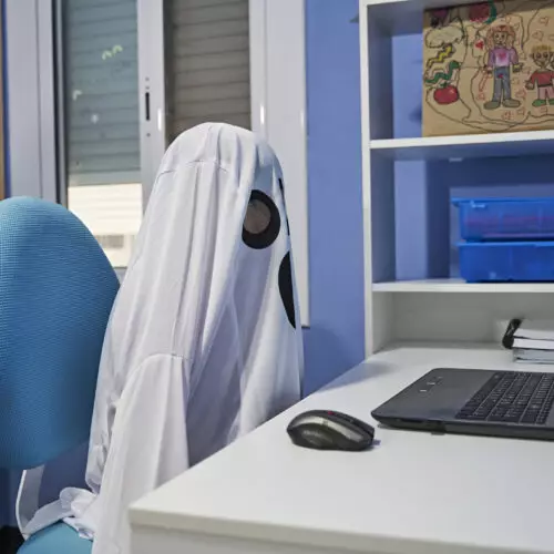DOJ exposes “ghost students” using AI to complete courses, steal student loans