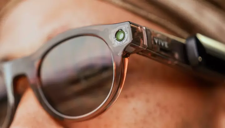 HTC Made Smart Glasses That Are Way More Private
