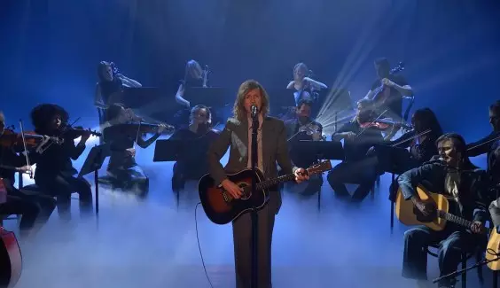 Beck Plays The Tonight Show With Sacha Baron Cohen On Cello