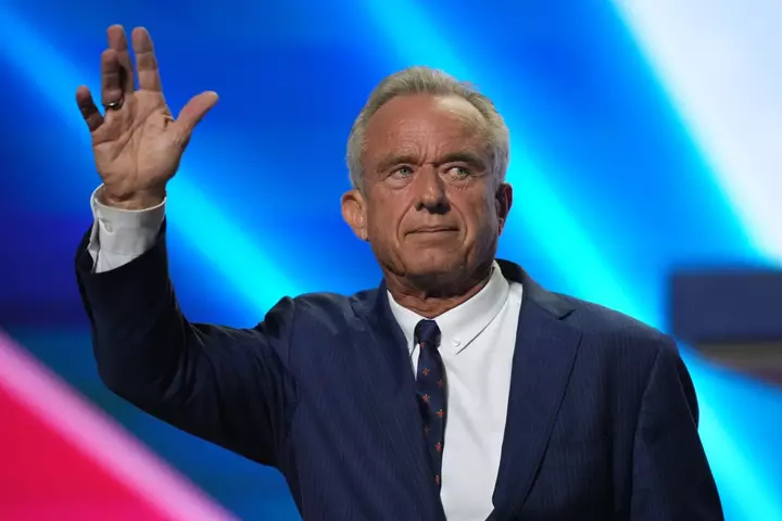 Staffers Try To Stop RFK Jr Being Asked About Measles 