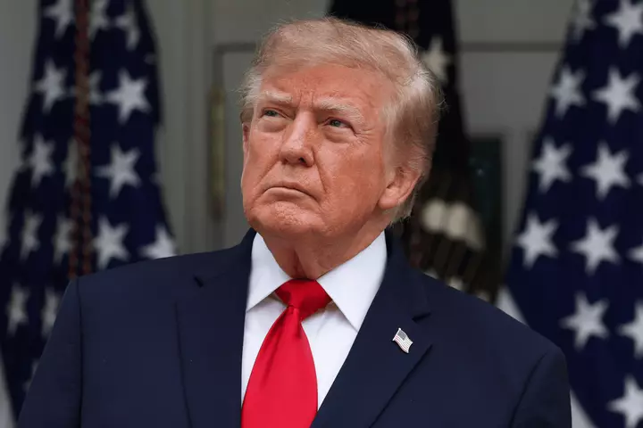 Donald Trampın təsdiq рейtingi seçkilərdən əvvəl kişi səsvericiləri arasında azalıb