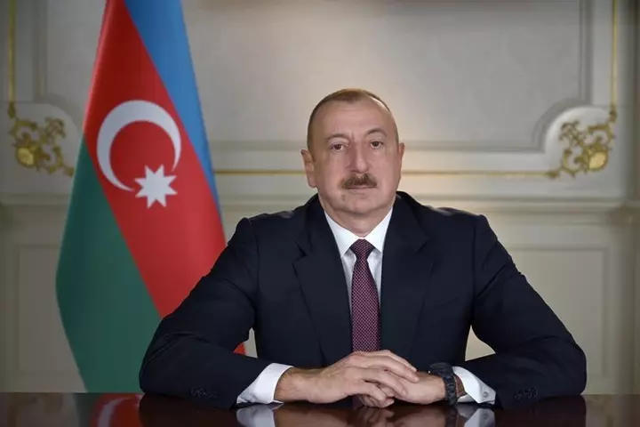 İlham Əliyev Qazaxıstan Prezidentini Respublika Günü münasibətilə təbrik edib