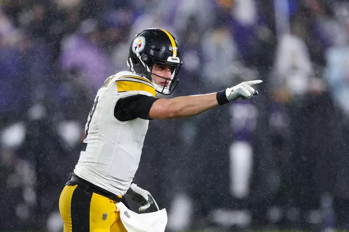 Eagles, Jalen Hurts‑un şiddətli zədələnməsi xəbəri sonrası Steelers‑in QB‑si ilə əlaqələndirilir