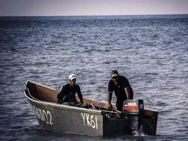 Hörmüz boğazındakı balıqçılara PUA hücumu olub