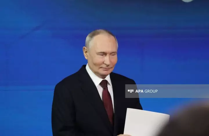 Putin hökumətdə yerdəyişmələri təsdiqləyib