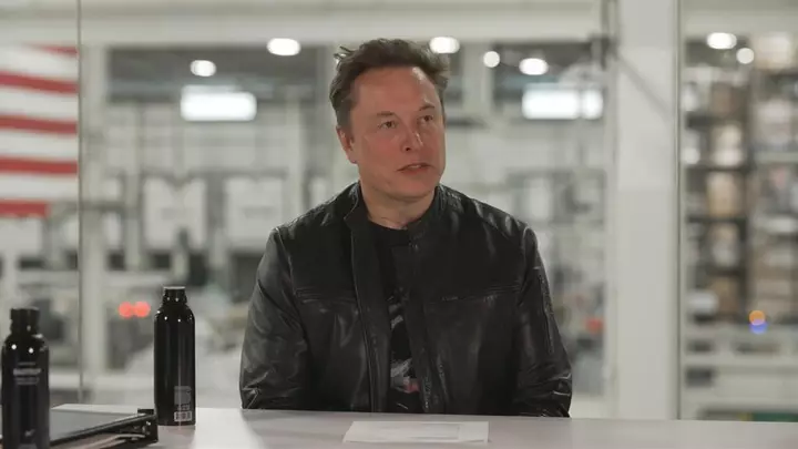 Musk talks up potential merger of SpaceX and Tesla