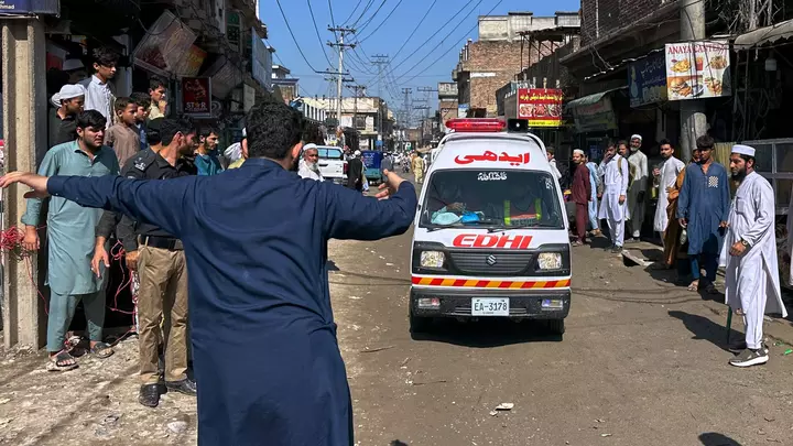 At least 17 children killed in Pakistan school collapse