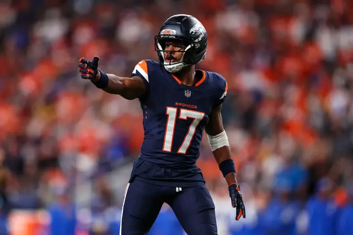 Broncos Keep Door Open for Injured WR Jaylen Waddle