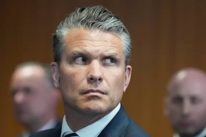 Zelensky Accuses Hegseth of Delaying Patriot Missile Deliveries For Weeks