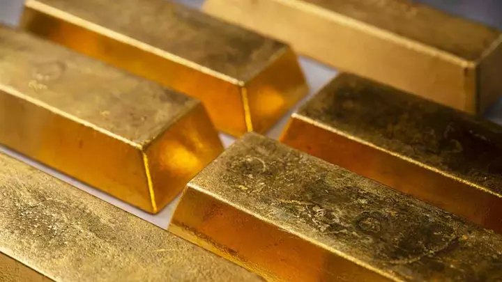 Gold drops below $4,000 as ‘haven’ asset joins market sell-off