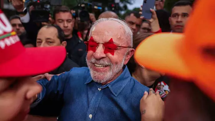 After stunning victory, Lula will face a deep hangover