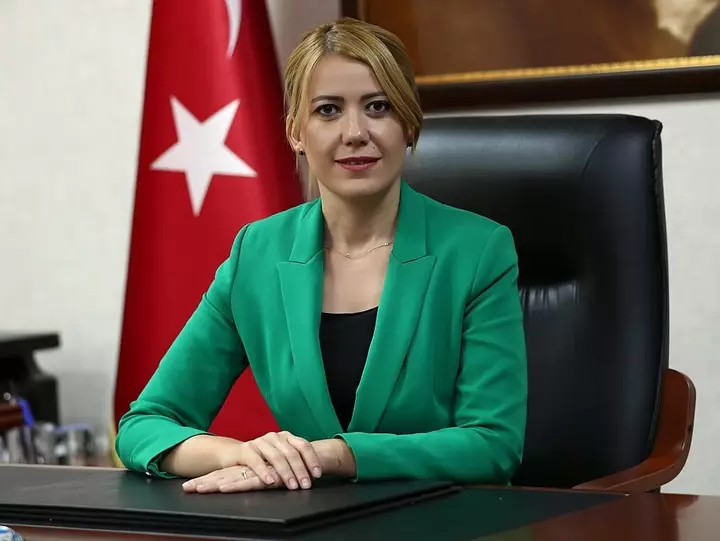 Türkiyədə bələdiyyə sədri və həyat yoldaşı həbs edildi