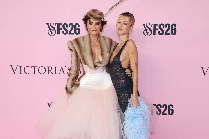 2026 Victoria’s Secret Moda Şousundakı bütün Nepo Uşaqları