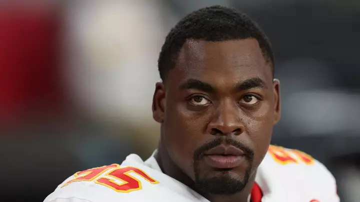 Chris Jones and Chiefs Assistant Coach Clash in Heated Sideline Spat