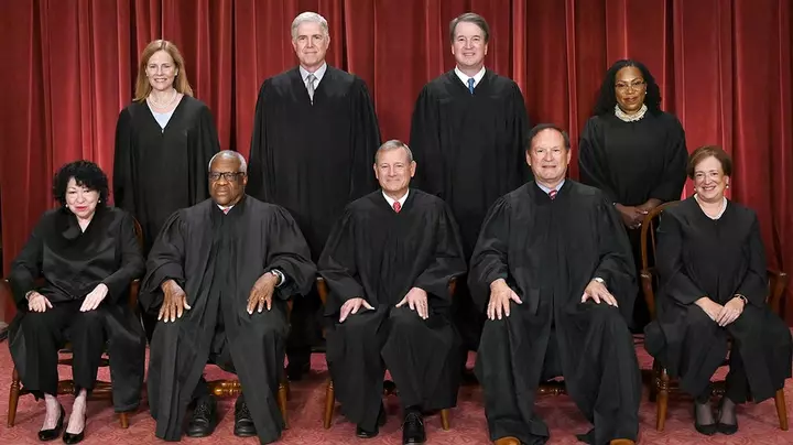 Trump tərəfindən təyin edilmiş hakim Sotomayor ilə gözlənilməz ittifaq quraraq DOJ-un qanunsuz immiqrant işi ilə bağlı idarəçiliyini tənqid edir