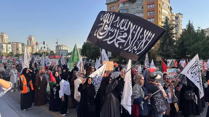 Hizb ut-Tahrir links emerge after hijab protest outside Azerbaijan’s embassy in Ankara