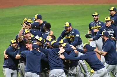 Brewers beat Rays to capture first World Series title