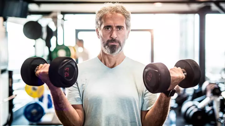 Your Body Starts Losing Strength Earlier Than You Think, Even if You Exercise