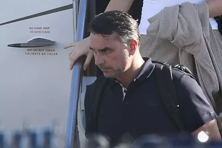 How Bolsonaro Fled Brazil: Decoys, a Private Jet and a Friend in the White House
