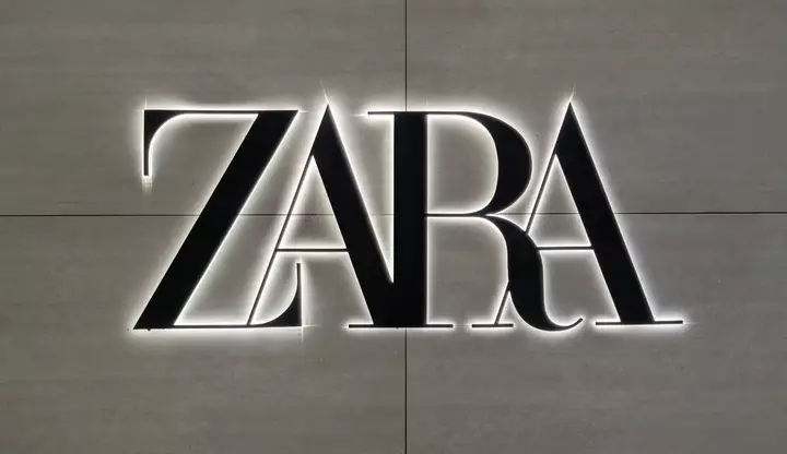 The Asymmetrical Button Top Is My New Favorite Elevated Basic—Shop Zara’s $46 Style I Won’t Shut Up About