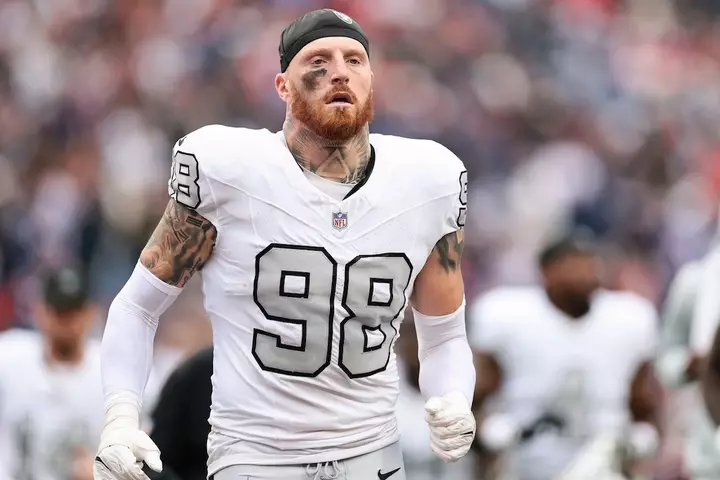 Raiders DE Maxx Crosby Hit With Huge NFL Fine for Actions in Loss to Patriots