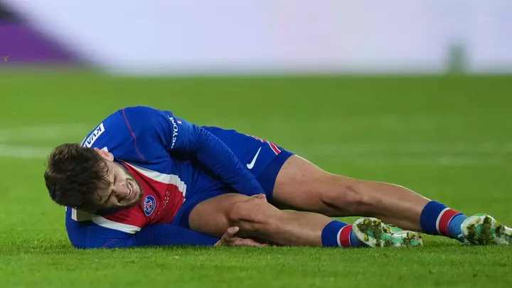 PSG's Kvaratskhelia set for surgery after ACL rupture in win over Barca