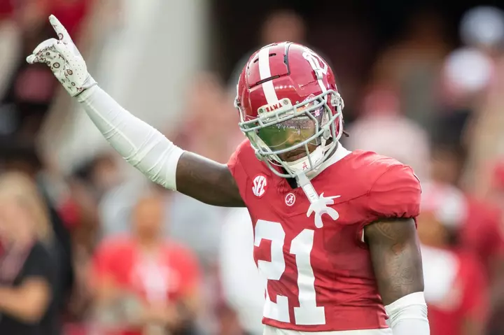 Alabama Texas A&M oyunundan saatlar əvvəl oyunçunu dayandırdı