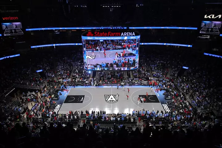 State Farm Arena WNBA finalının günorta başlama vaxtını zarafatla şişirdi