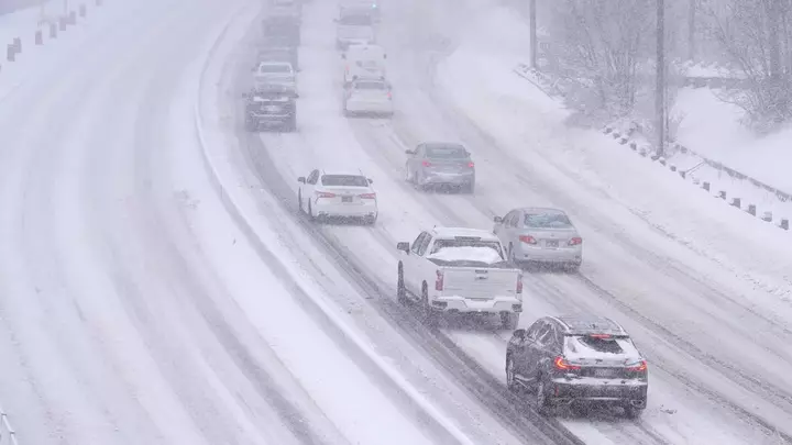 Winter Weather Advisory Issued in 3 States as 10 Inches of Snow, 45mph Winds Approach
