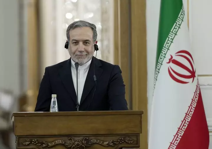 Iranın Araghchi Netanyahu-nu ABŞ-ı yenidən müharibəyə təhrik etməkdə, həbsdən yaxa qurtarmaqda ittiham edir