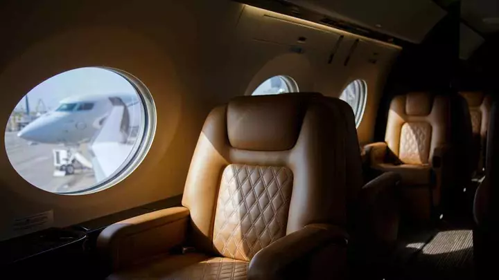 Rich make millions by flipping private jets