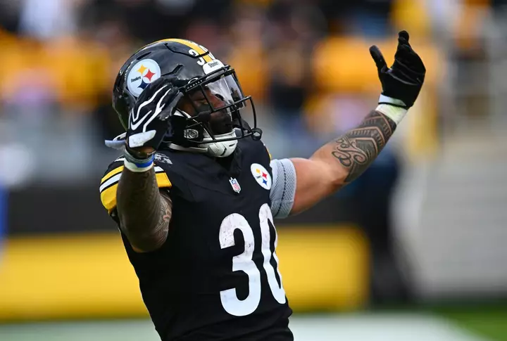 Steelers React to RB Jaylen Warren's Notable NFL Accomplishment