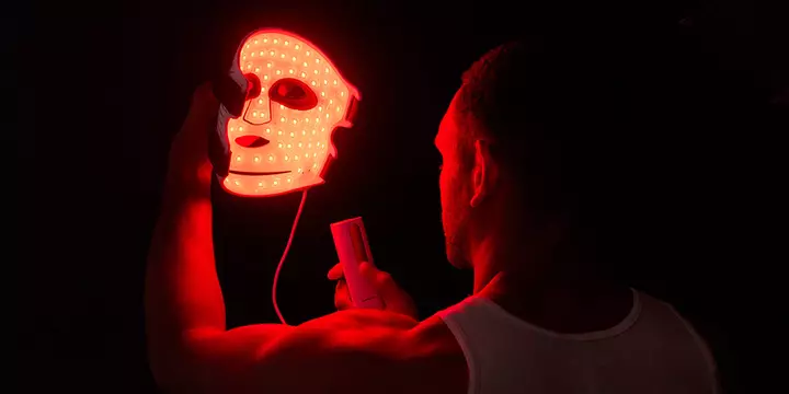 2026‑cı ildə kişilər üçün ən yaxşı 7 LED üz maskası, mütəxəssislərin tövsiyəsi ilə