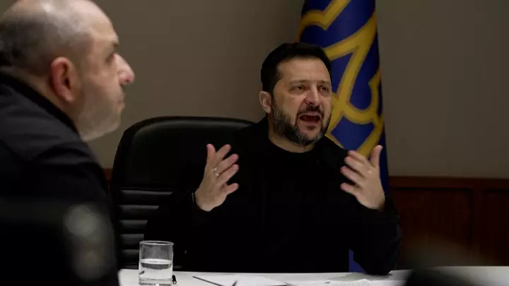 Zelenskiy SpaceX Starshield müdafiəsinin niyə uğursuz olduğunu soruşur