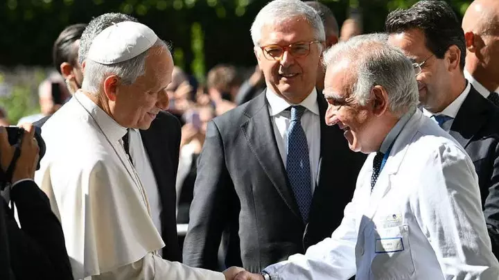 Pope Leo diagnosed with lung cancer after surgeons remove part of right lung, Vatican says