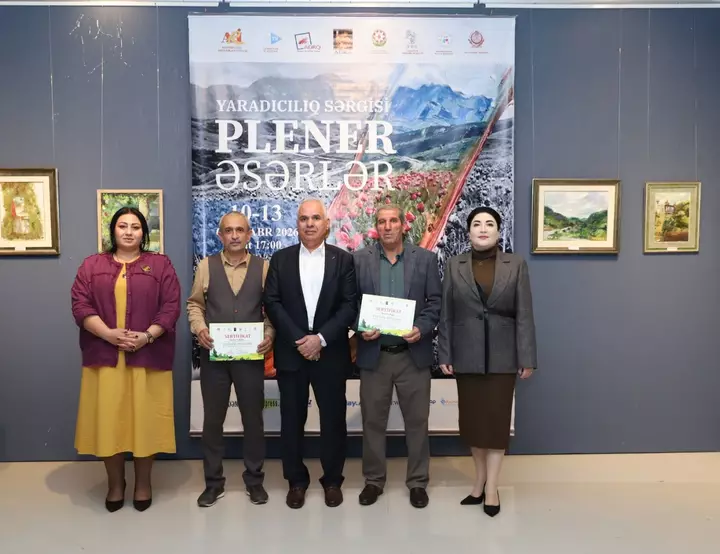Plein air rəsm sərgisi Xətai İncəsənət Mərkəzində açıldı