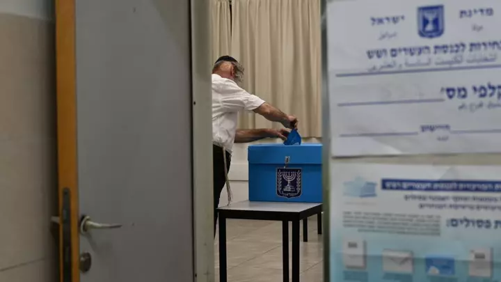 Live: Israeli elections are coming to a close, with no majority to be seen